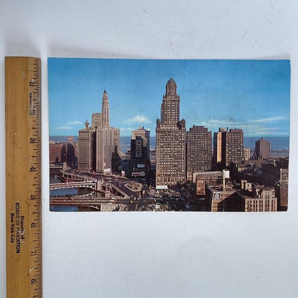 c1960s Wacker Drive View Skyscrapers Cityscape Chicago IL Giant Postcard 6x9in - Picture 4 of 5